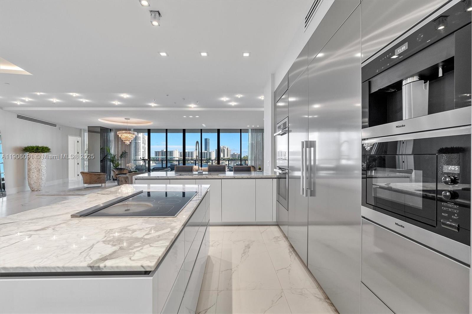 PRIVE CONDO - Residential