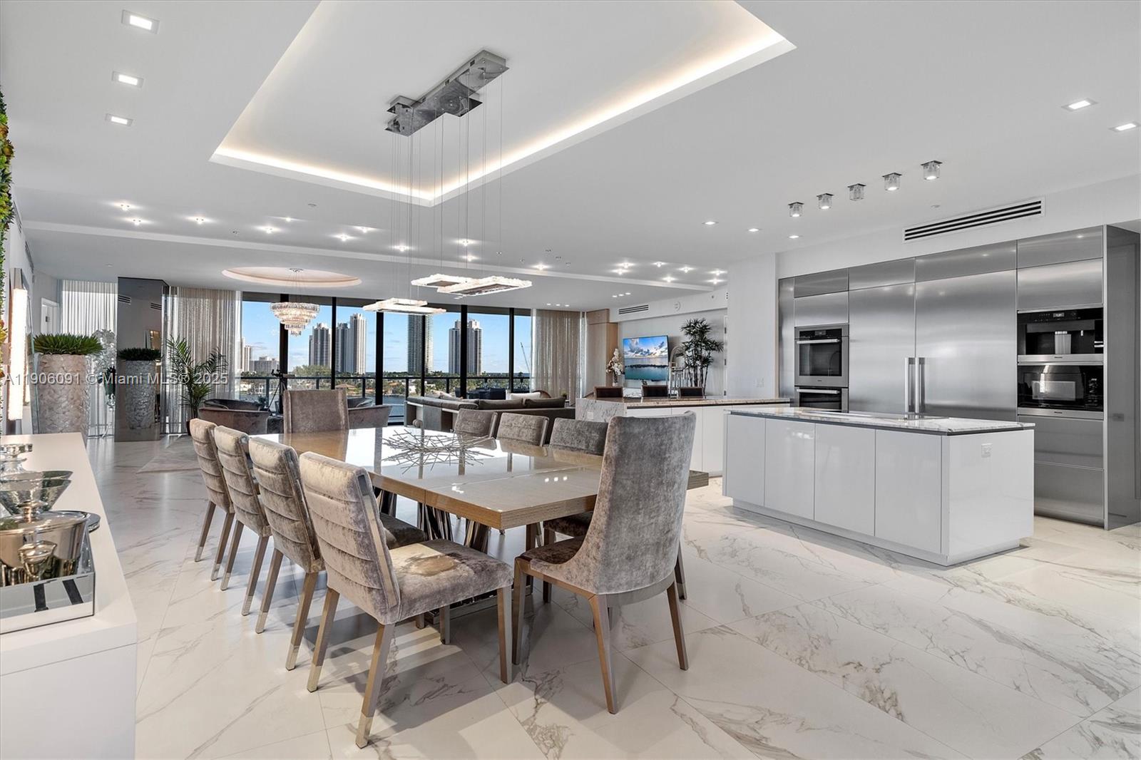 PRIVE CONDO - Residential