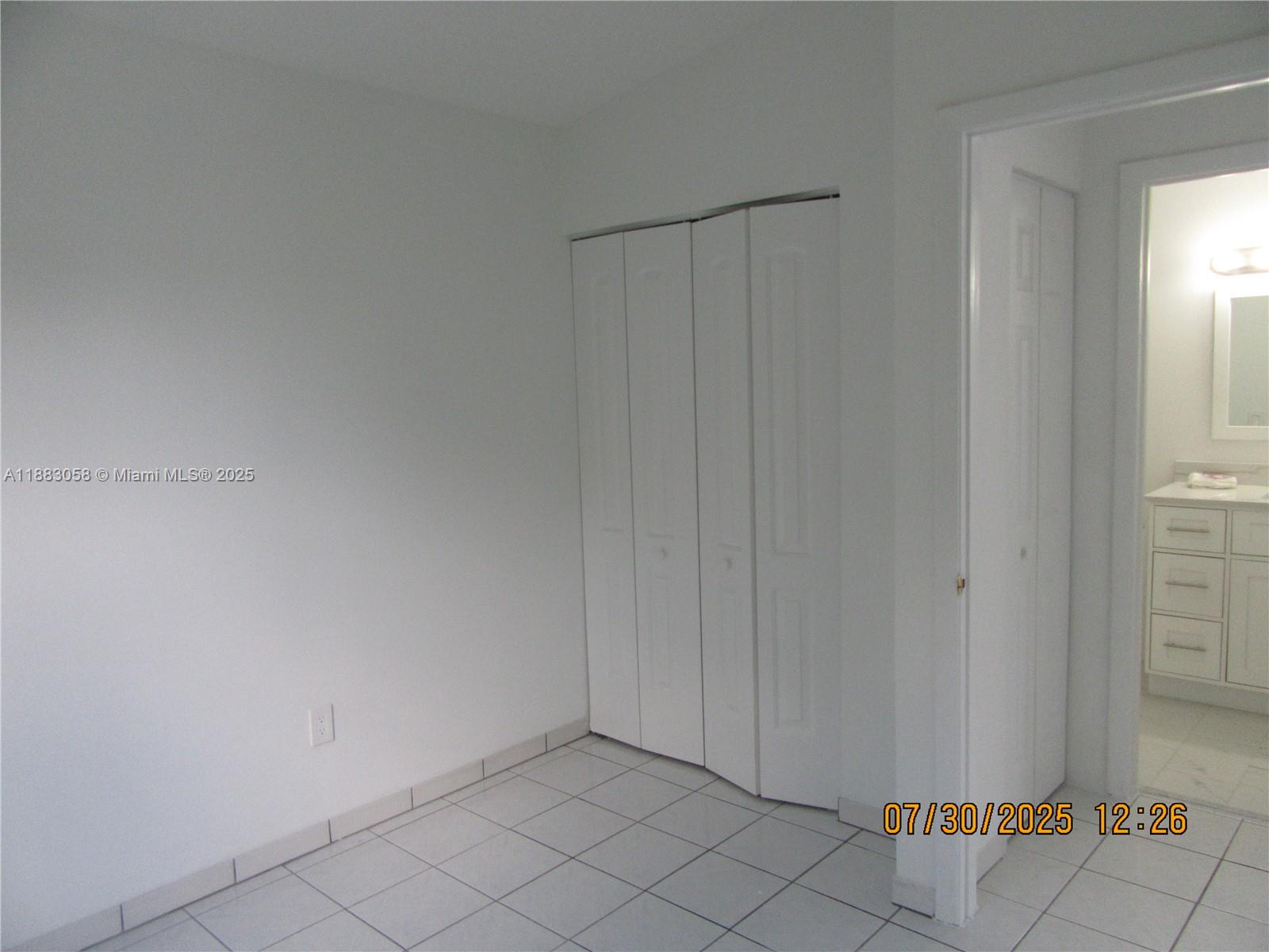 WESTWIND LAKES GARDEN HOM - Residential Lease
