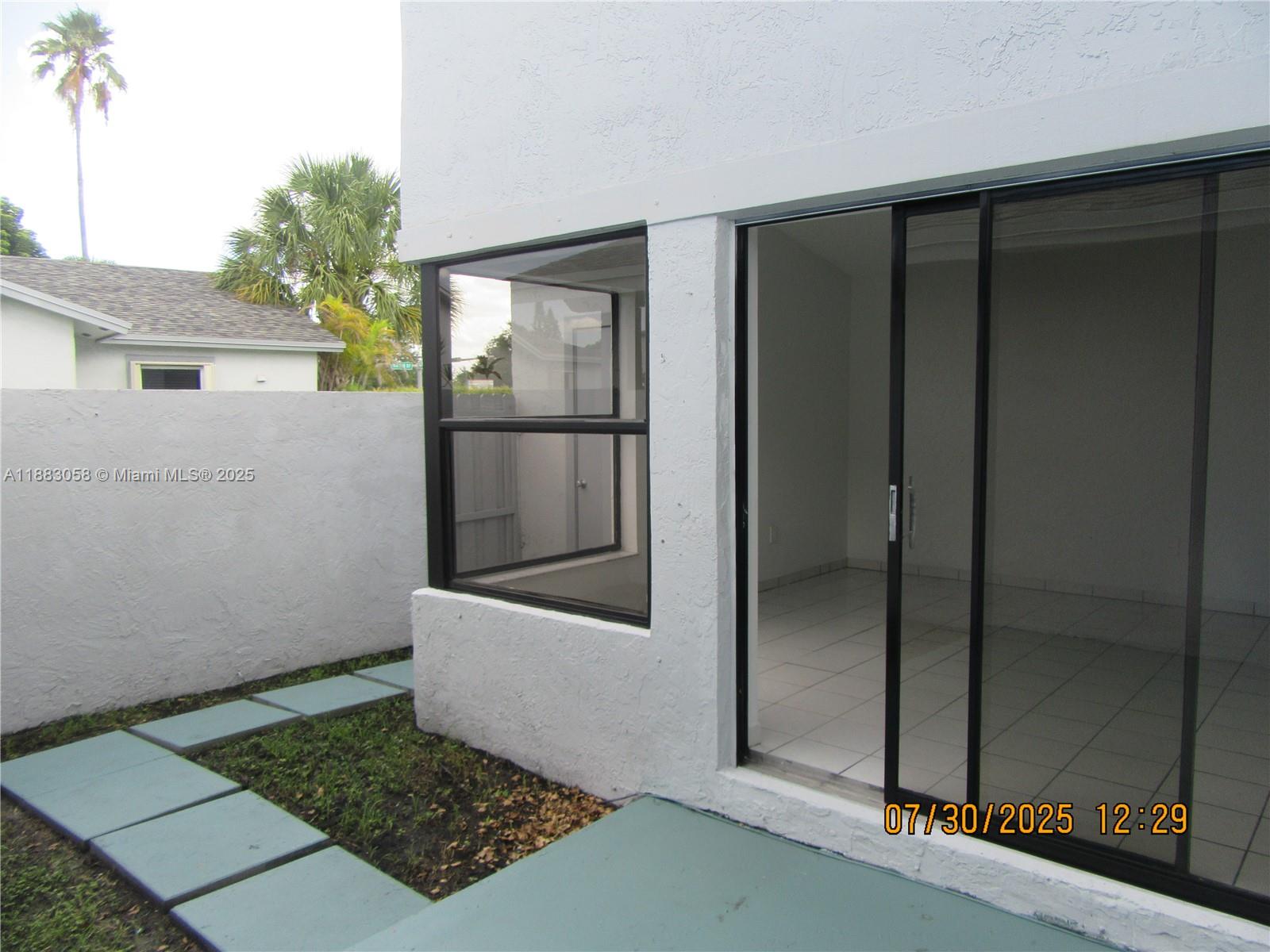WESTWIND LAKES GARDEN HOM - Residential Lease