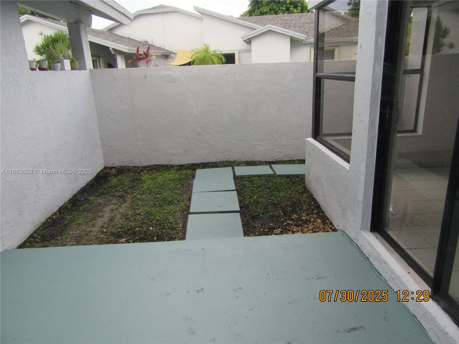 WESTWIND LAKES GARDEN HOM - Residential Lease