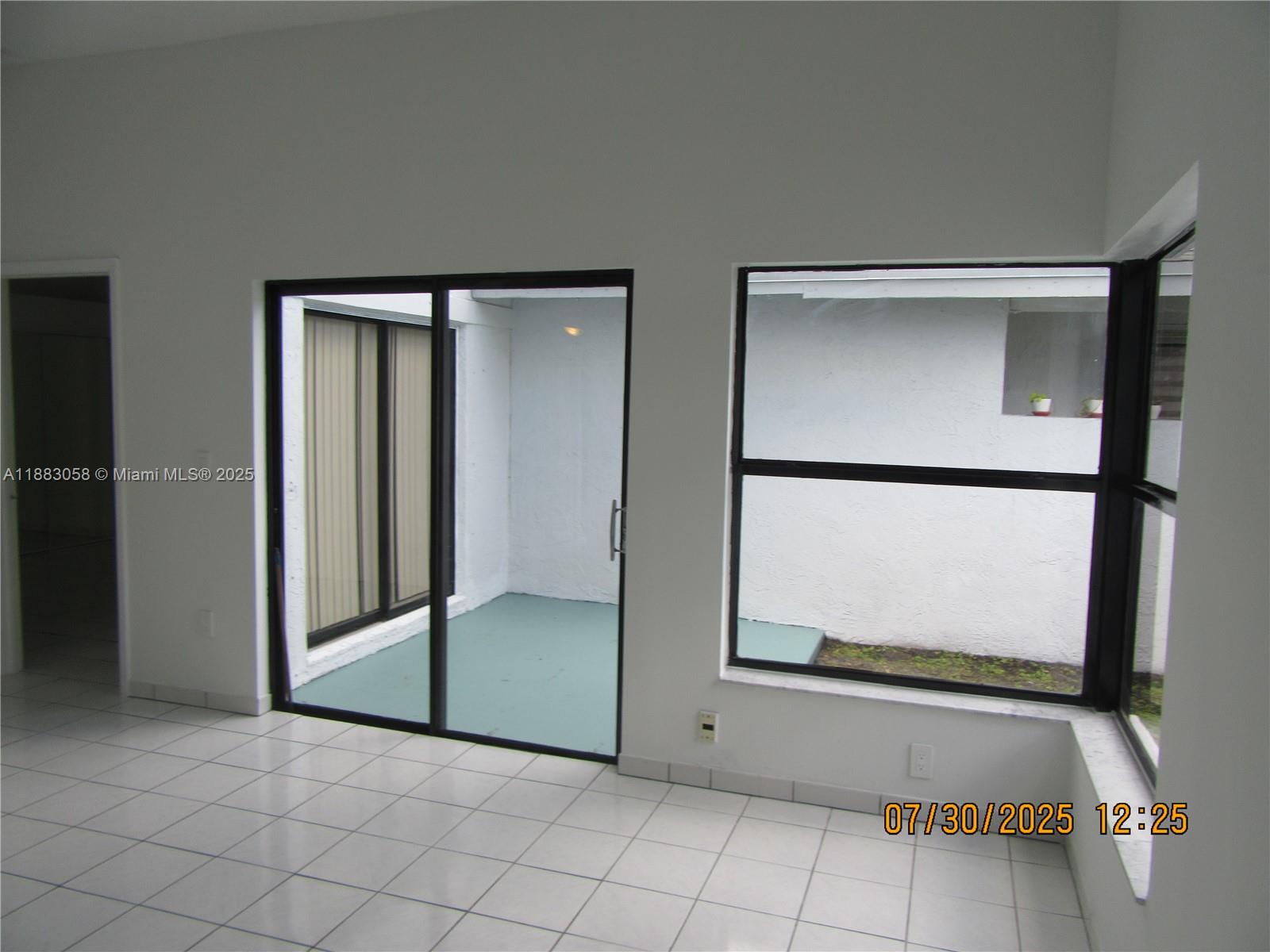WESTWIND LAKES GARDEN HOM - Residential Lease