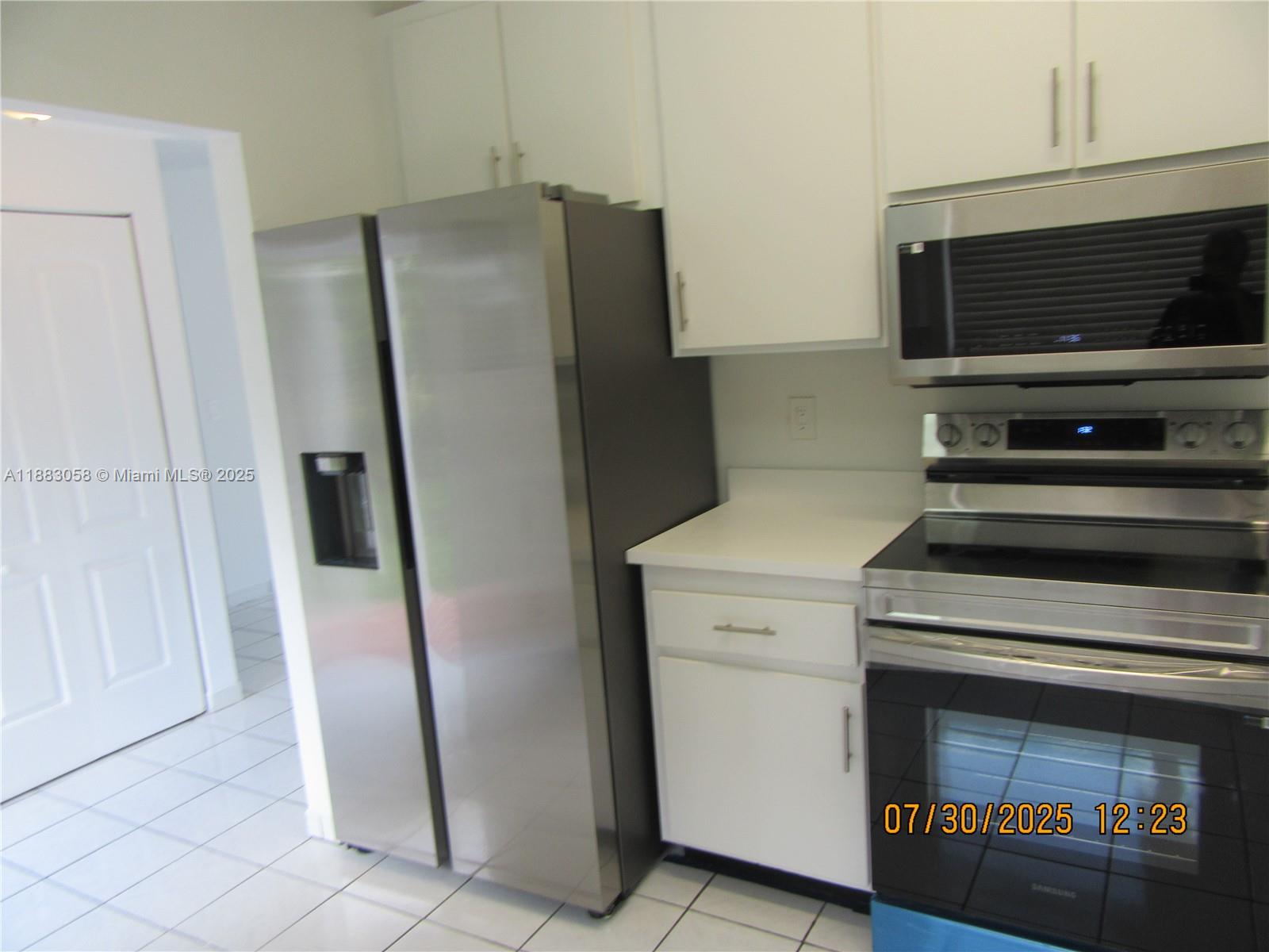 WESTWIND LAKES GARDEN HOM - Residential Lease