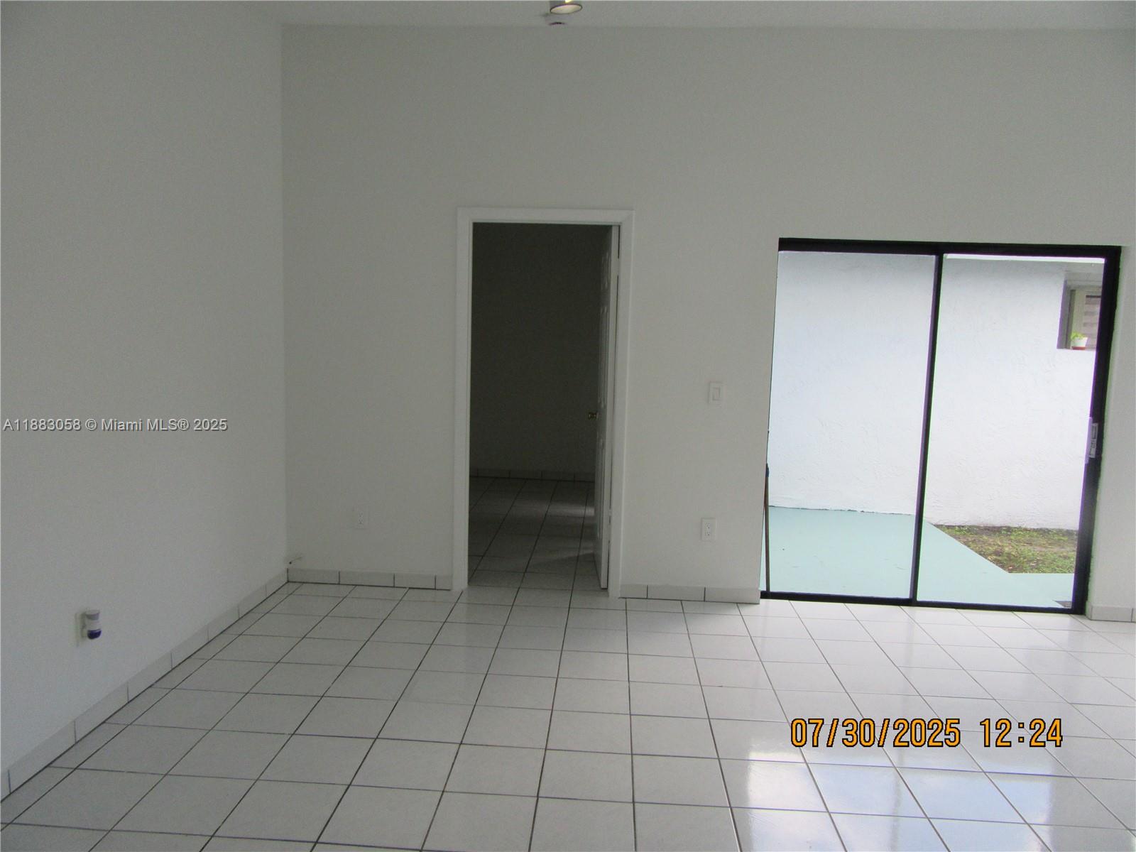 WESTWIND LAKES GARDEN HOM - Residential Lease