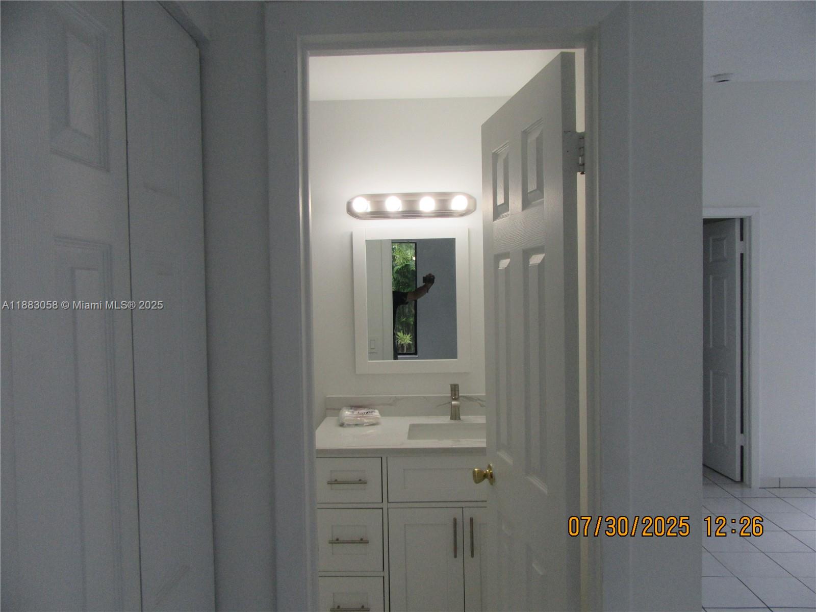 WESTWIND LAKES GARDEN HOM - Residential Lease