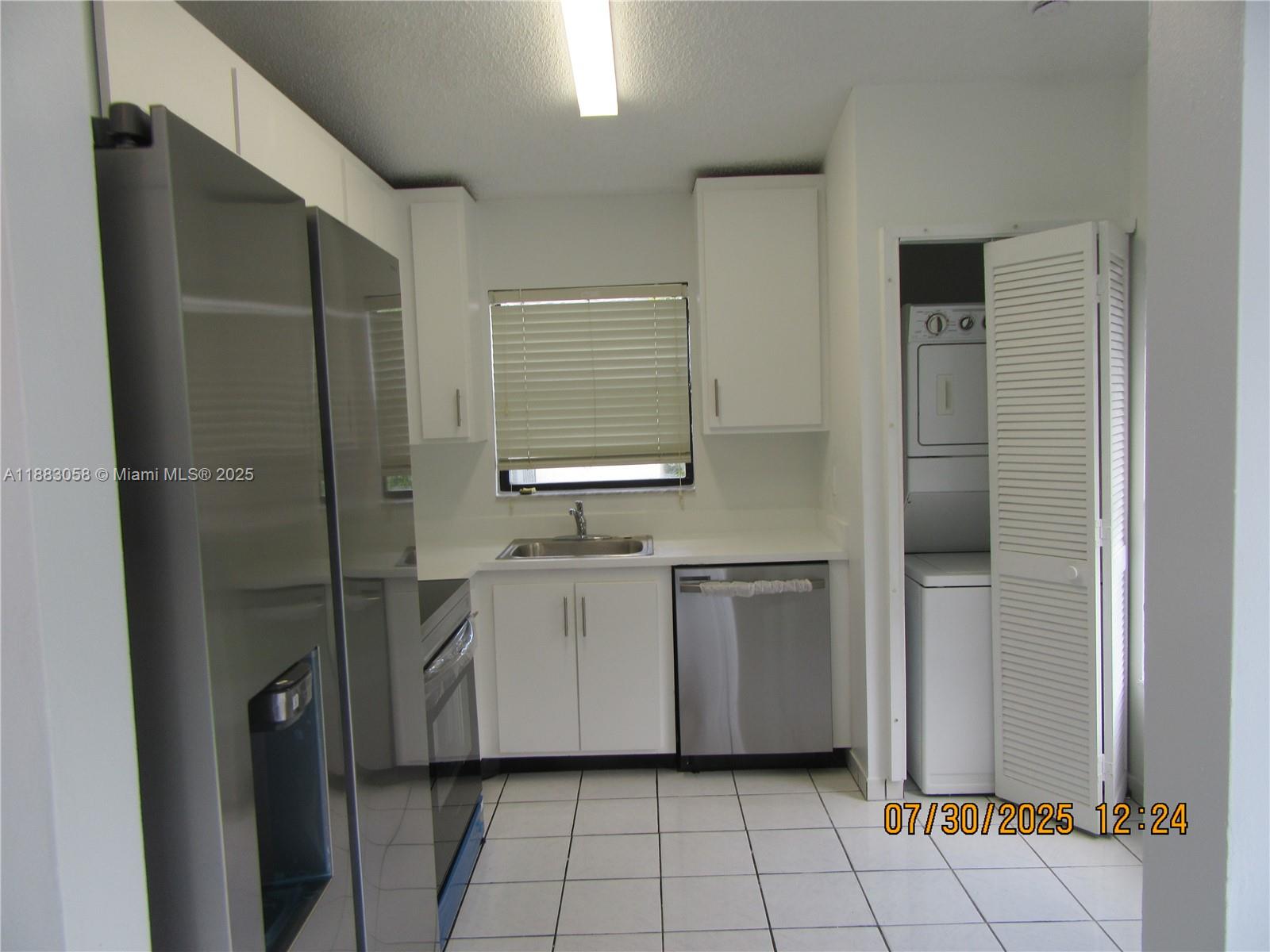 WESTWIND LAKES GARDEN HOM - Residential Lease
