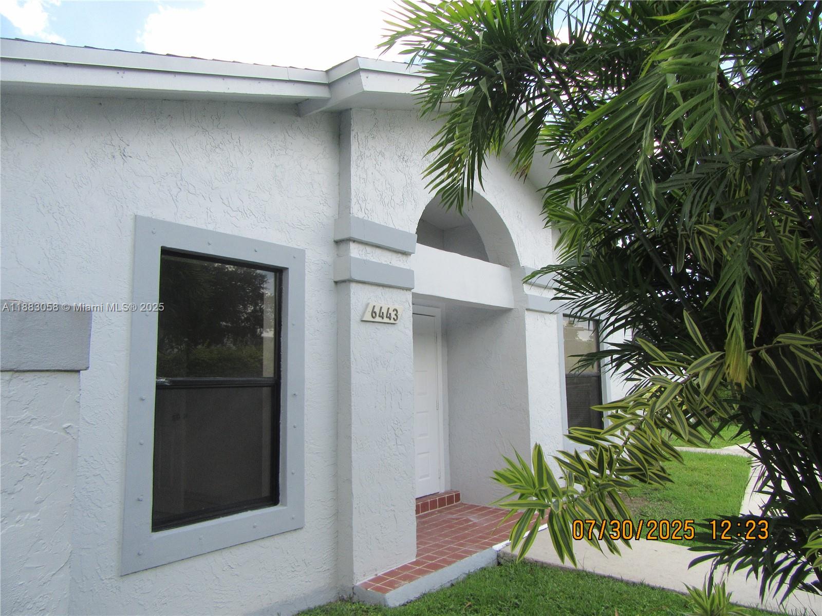 WESTWIND LAKES GARDEN HOM - Residential Lease