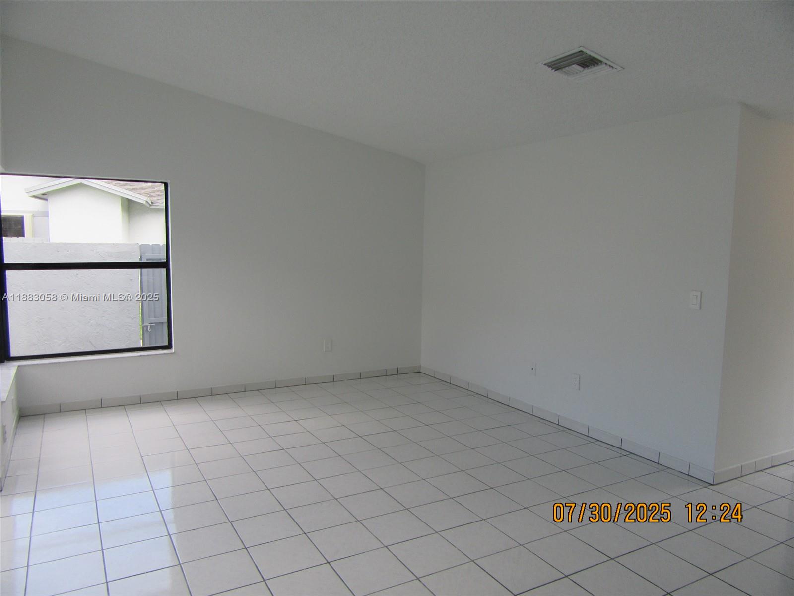 WESTWIND LAKES GARDEN HOM - Residential Lease