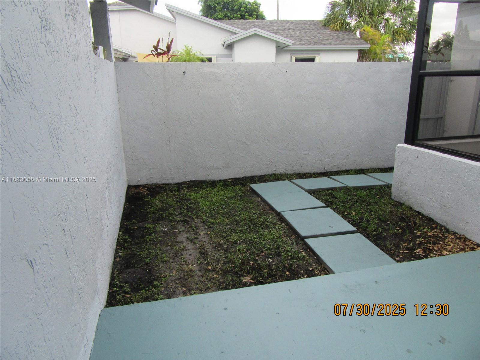 WESTWIND LAKES GARDEN HOM - Residential Lease