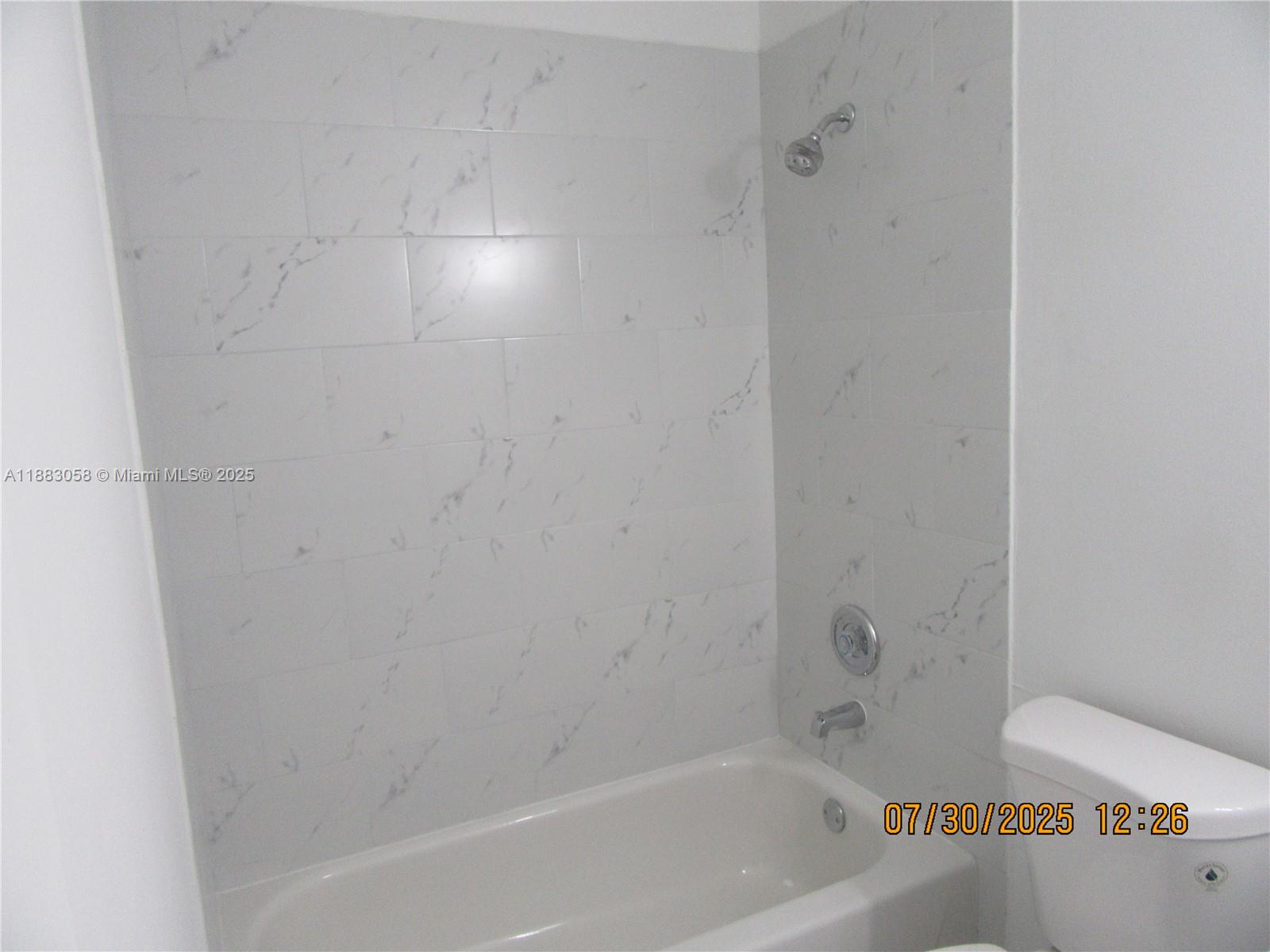 WESTWIND LAKES GARDEN HOM - Residential Lease