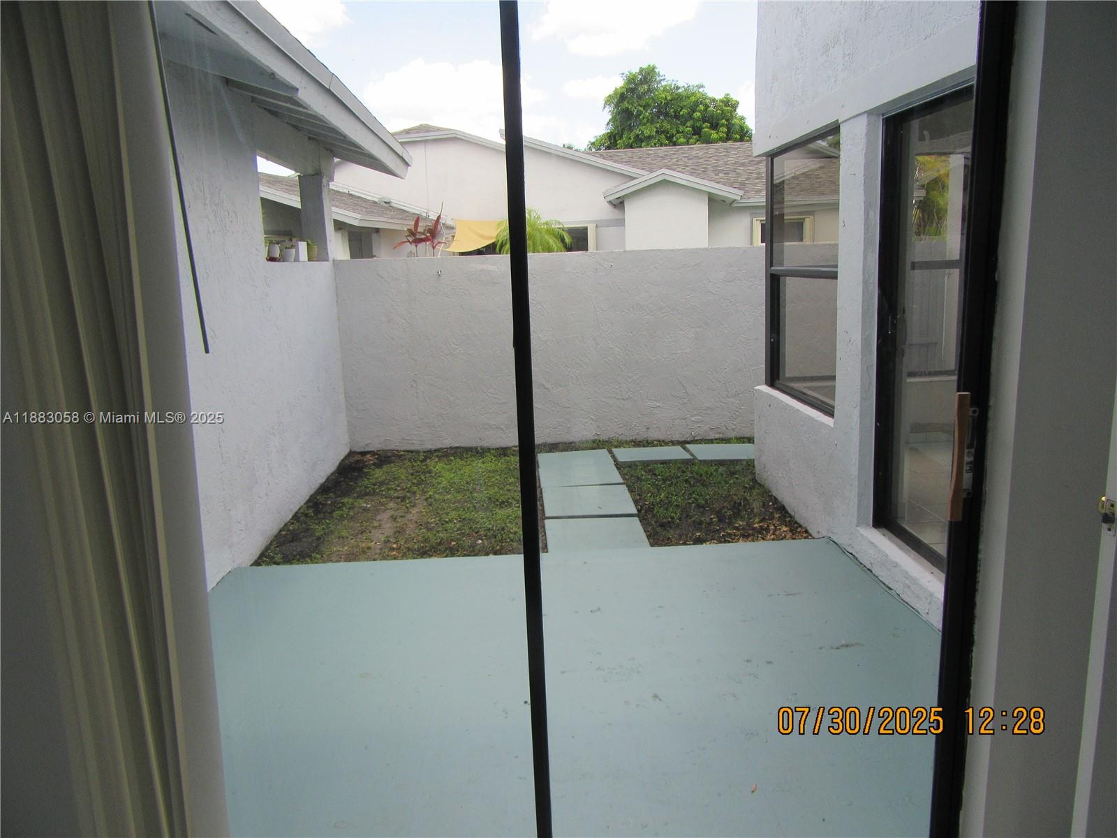 WESTWIND LAKES GARDEN HOM - Residential Lease