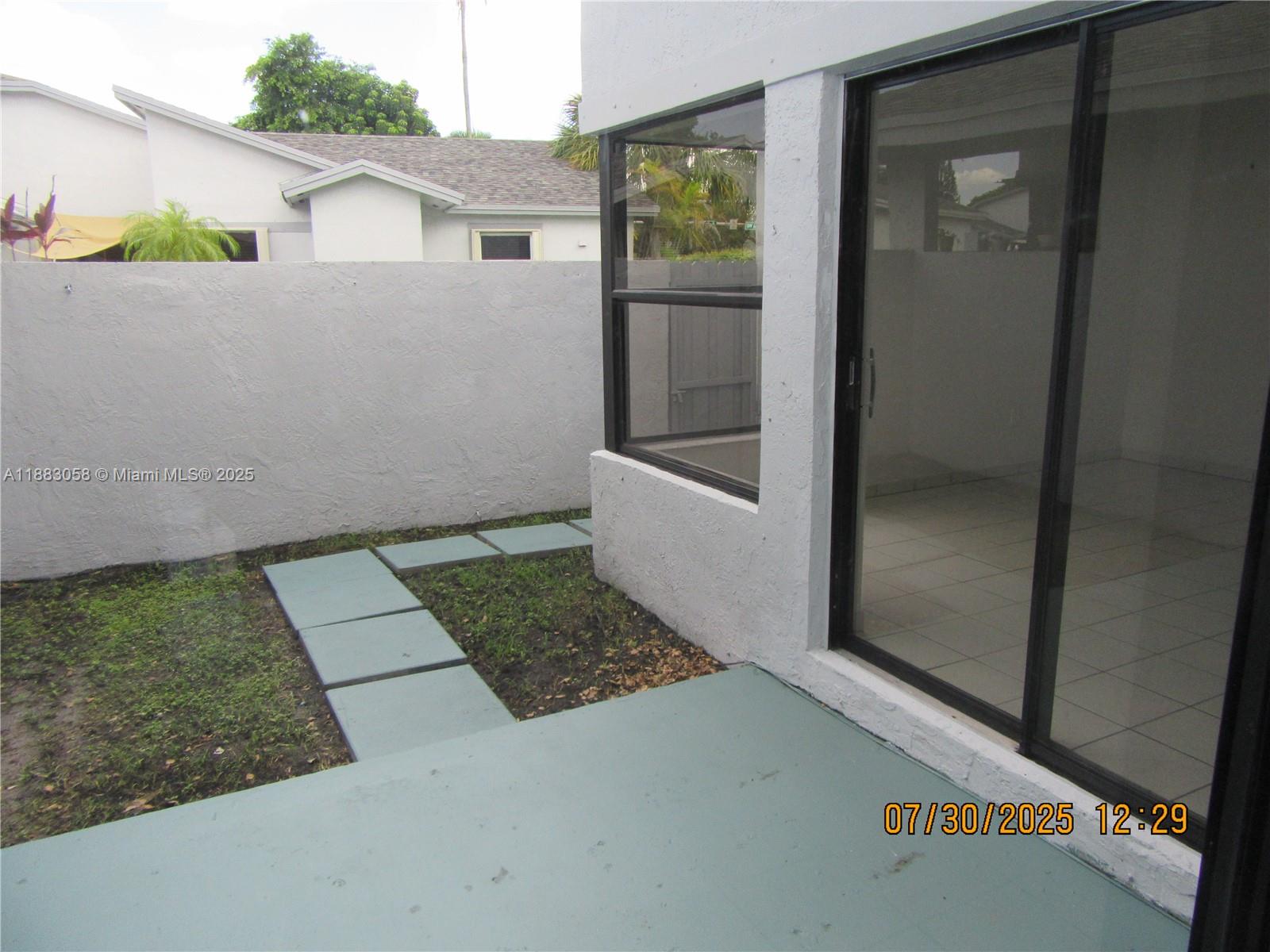 WESTWIND LAKES GARDEN HOM - Residential Lease