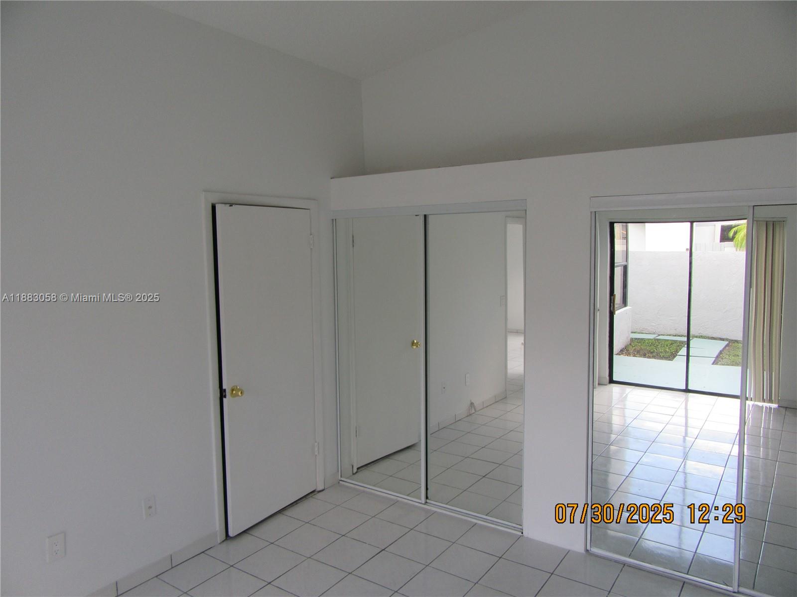 WESTWIND LAKES GARDEN HOM - Residential Lease