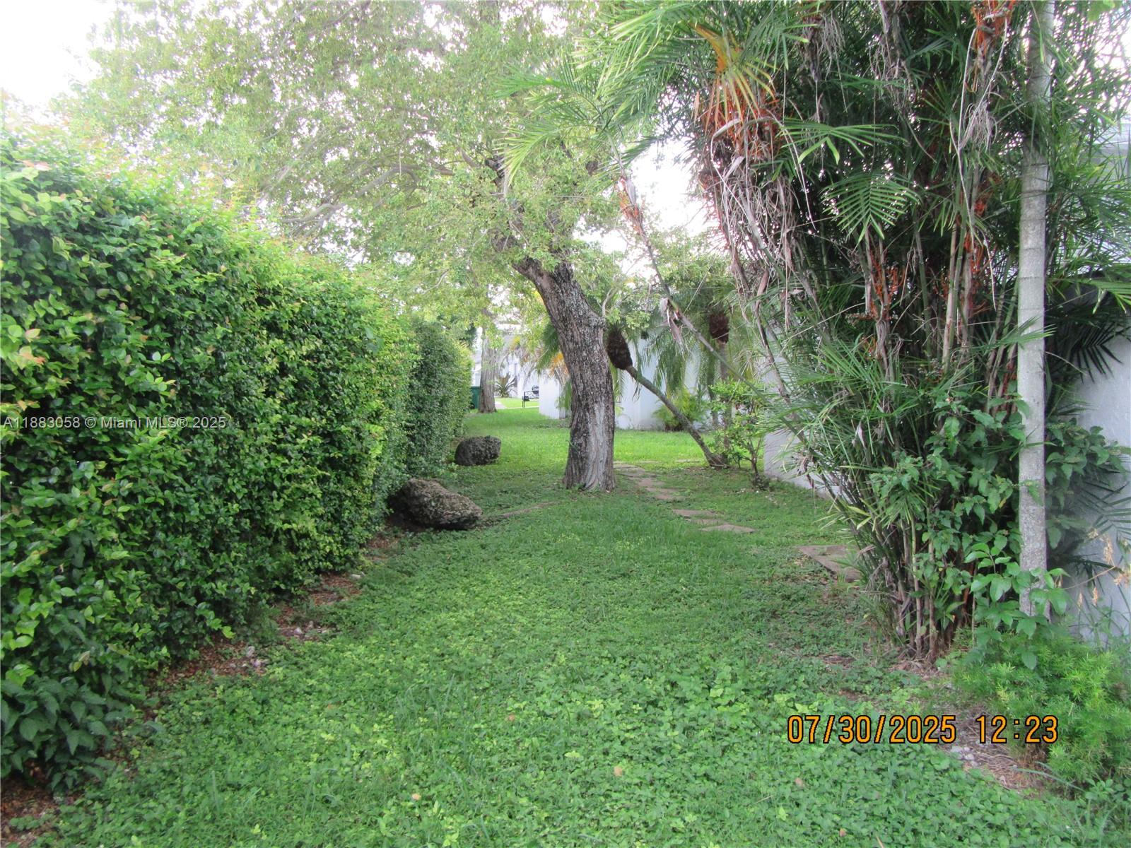 WESTWIND LAKES GARDEN HOM - Residential Lease