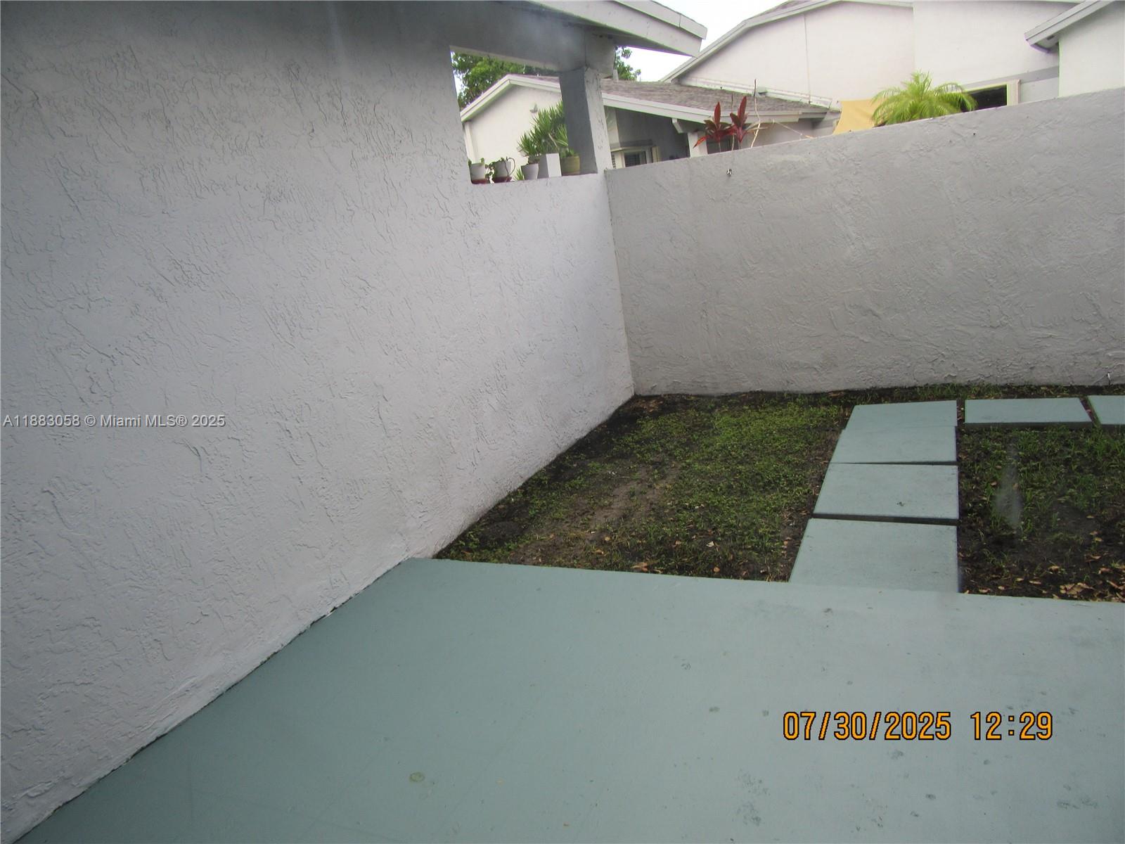 WESTWIND LAKES GARDEN HOM - Residential Lease