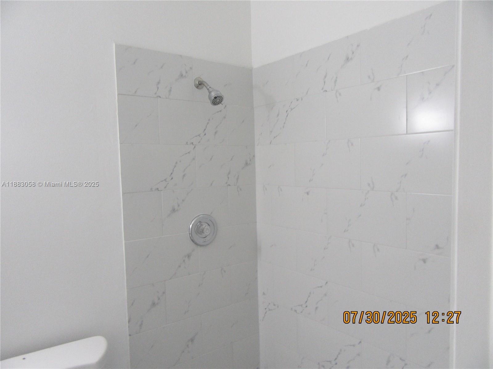 WESTWIND LAKES GARDEN HOM - Residential Lease