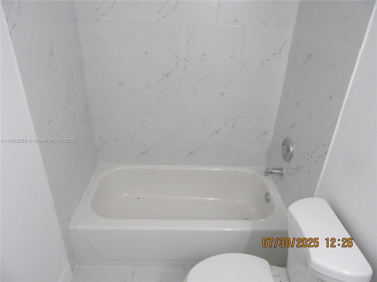 WESTWIND LAKES GARDEN HOM - Residential Lease