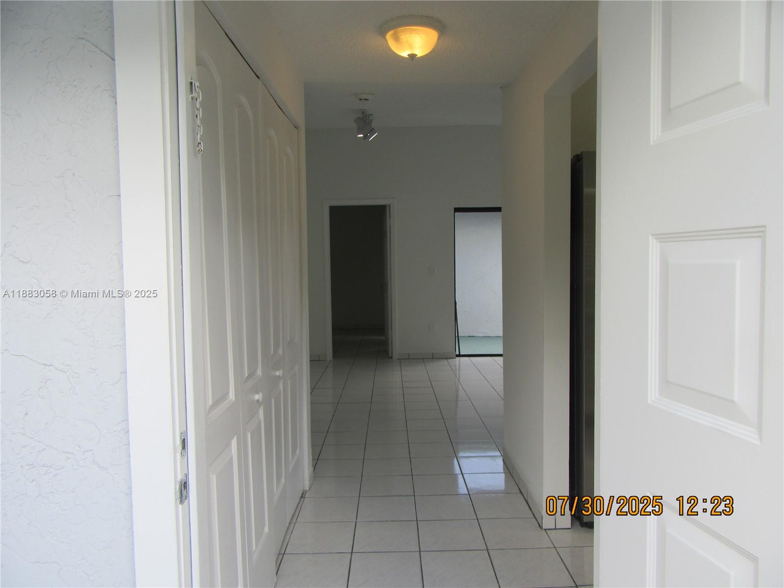 WESTWIND LAKES GARDEN HOM - Residential Lease