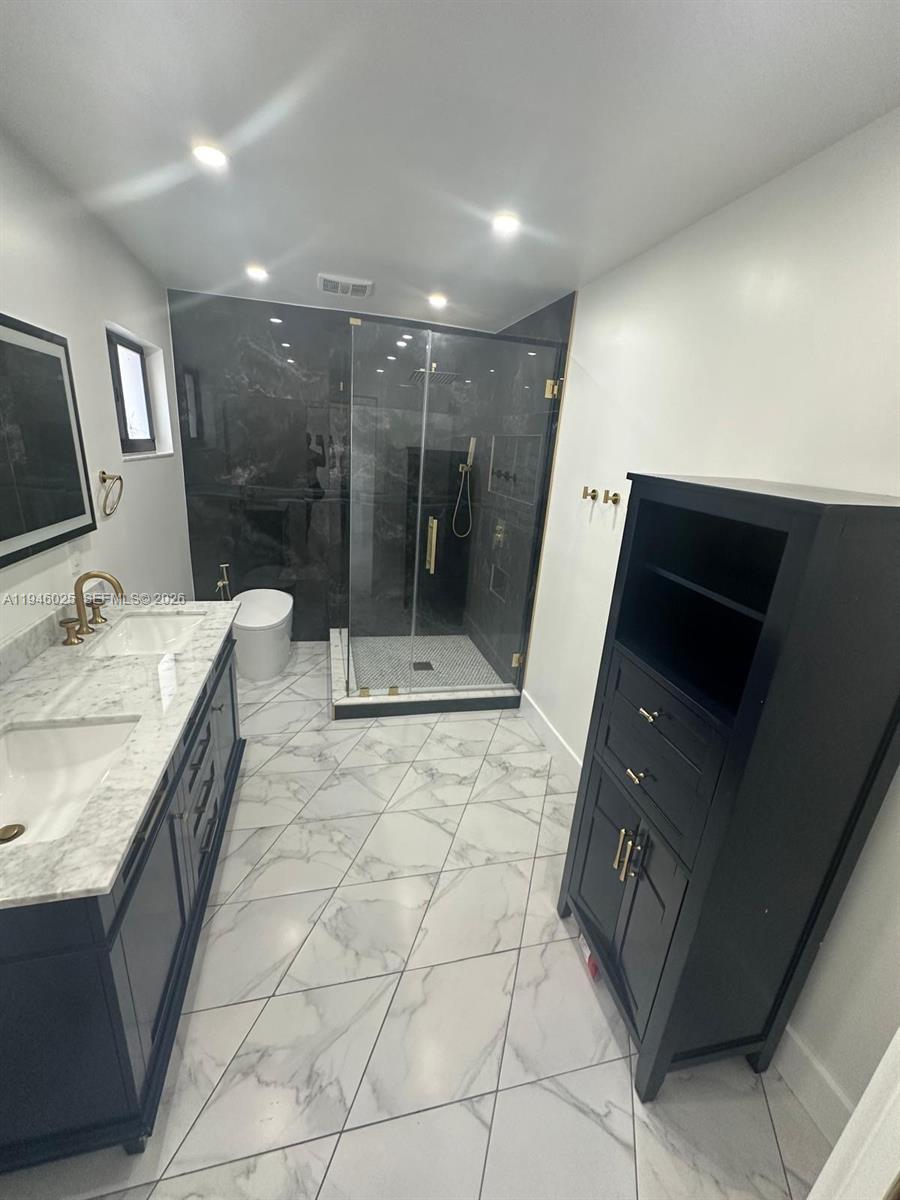 INGLESIDE PARK 1ST ADDN - Residential