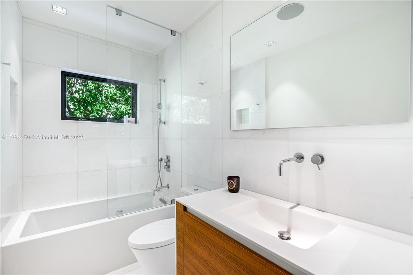 SUNSET ISLANDS-ISLAND NO - Residential