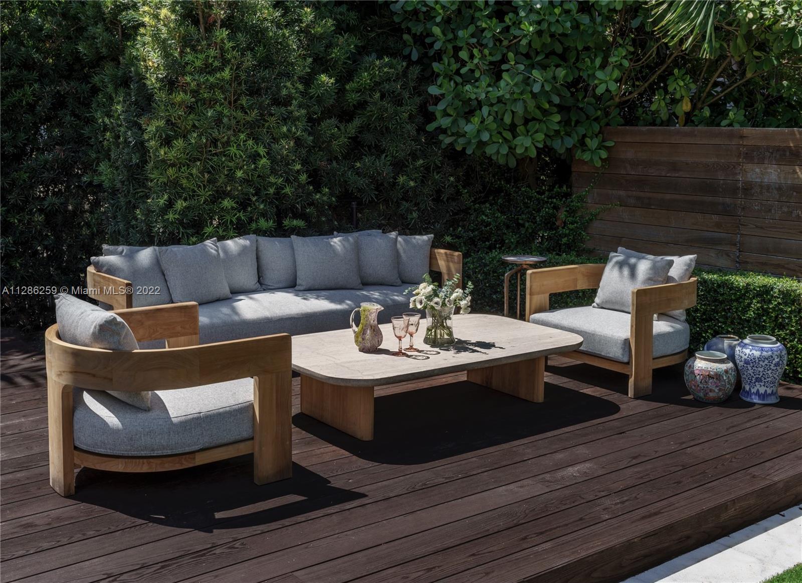 SUNSET ISLANDS-ISLAND NO - Residential