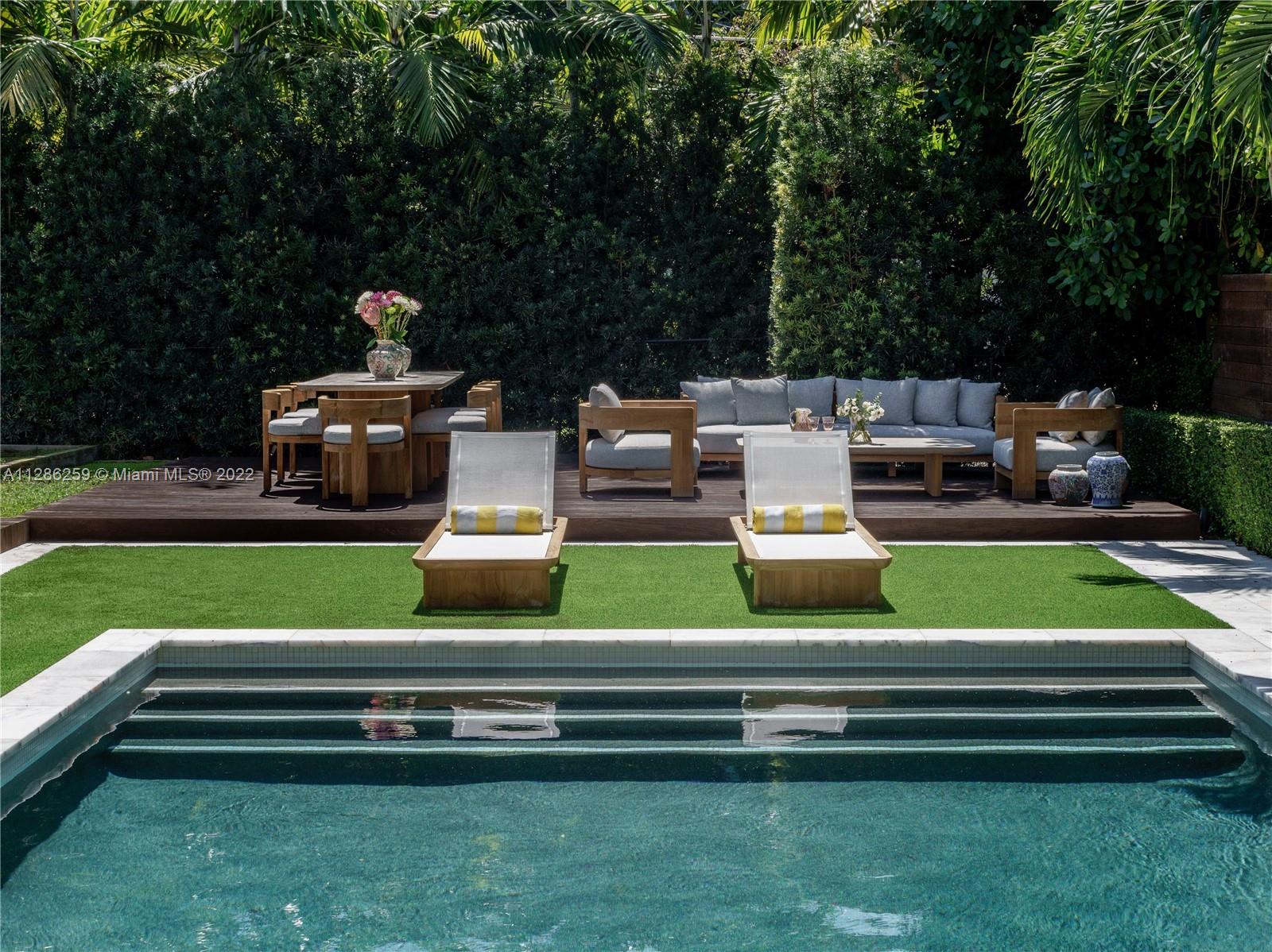 SUNSET ISLANDS-ISLAND NO - Residential