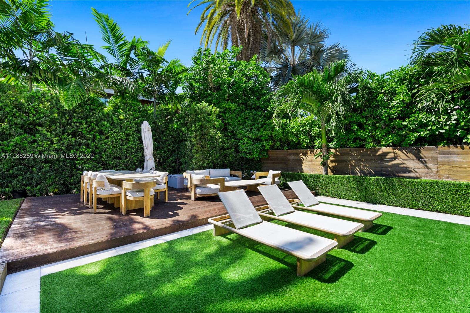 SUNSET ISLANDS-ISLAND NO - Residential