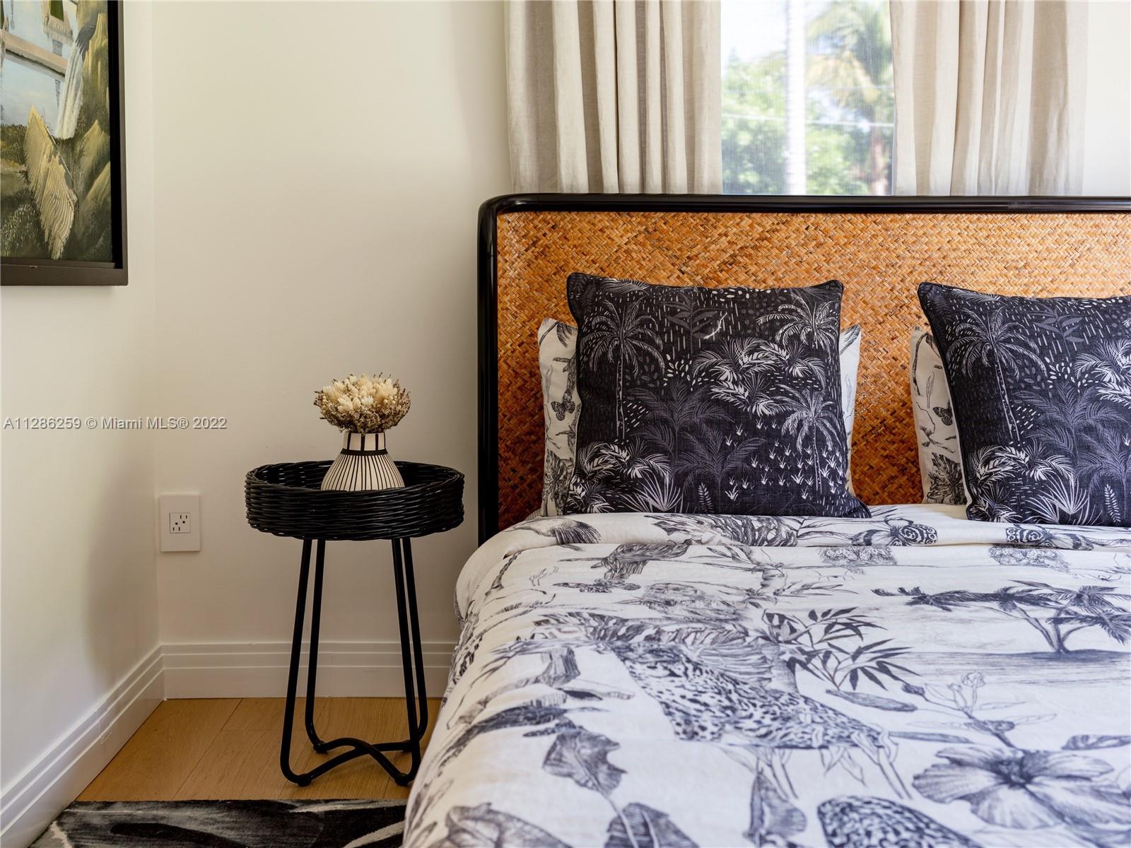 SUNSET ISLANDS-ISLAND NO - Residential