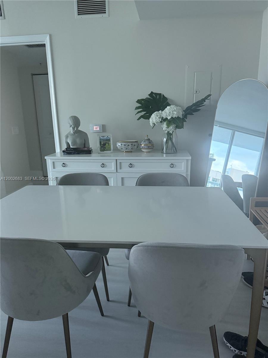 PLATINUM CONDO - Residential