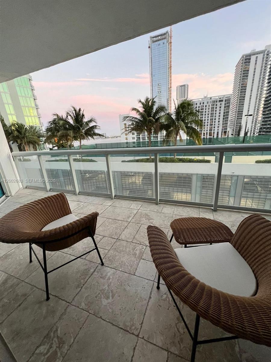 PLATINUM CONDO - Residential