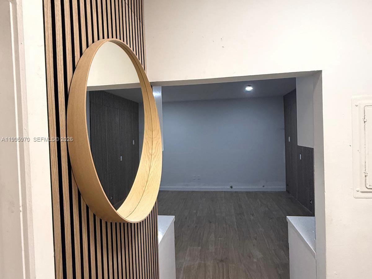 THE ABBOTT CONDO - Residential