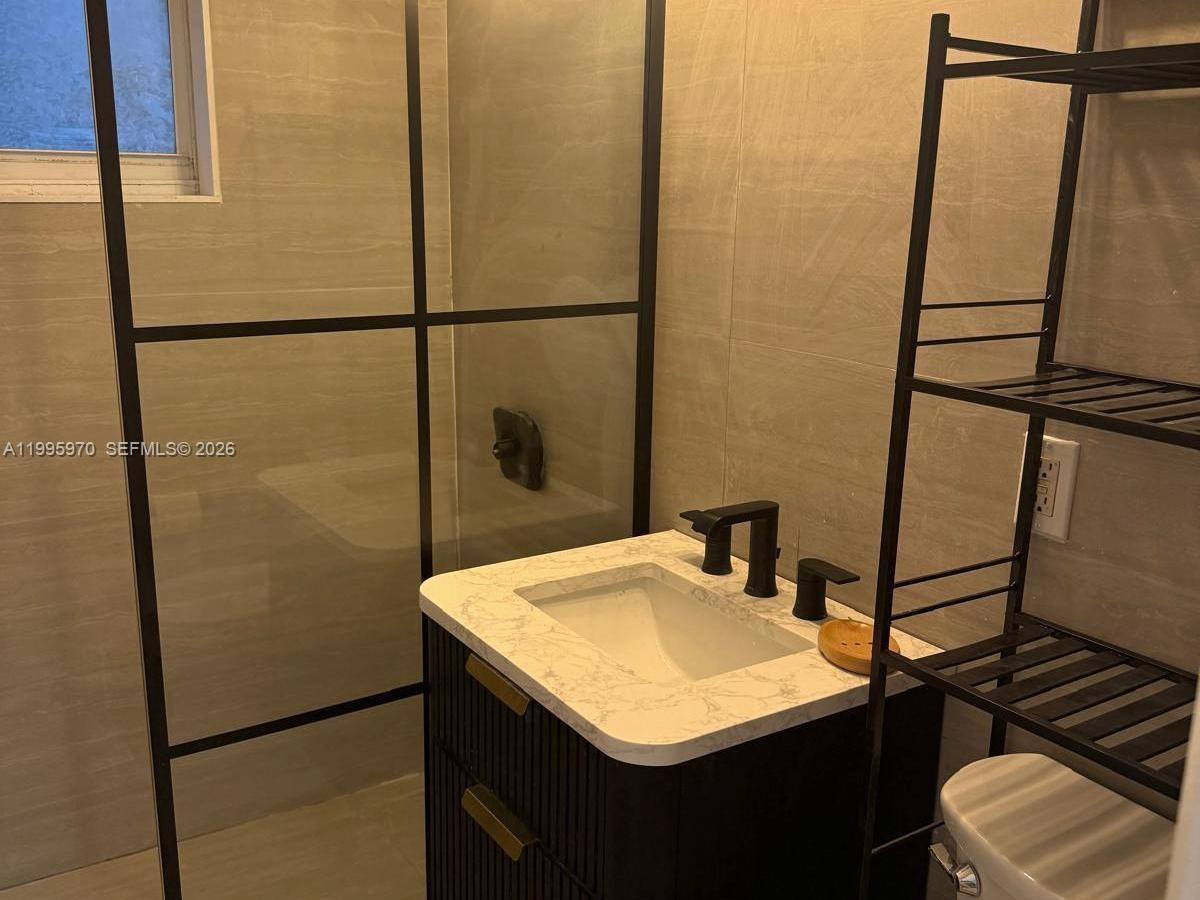 THE ABBOTT CONDO - Residential