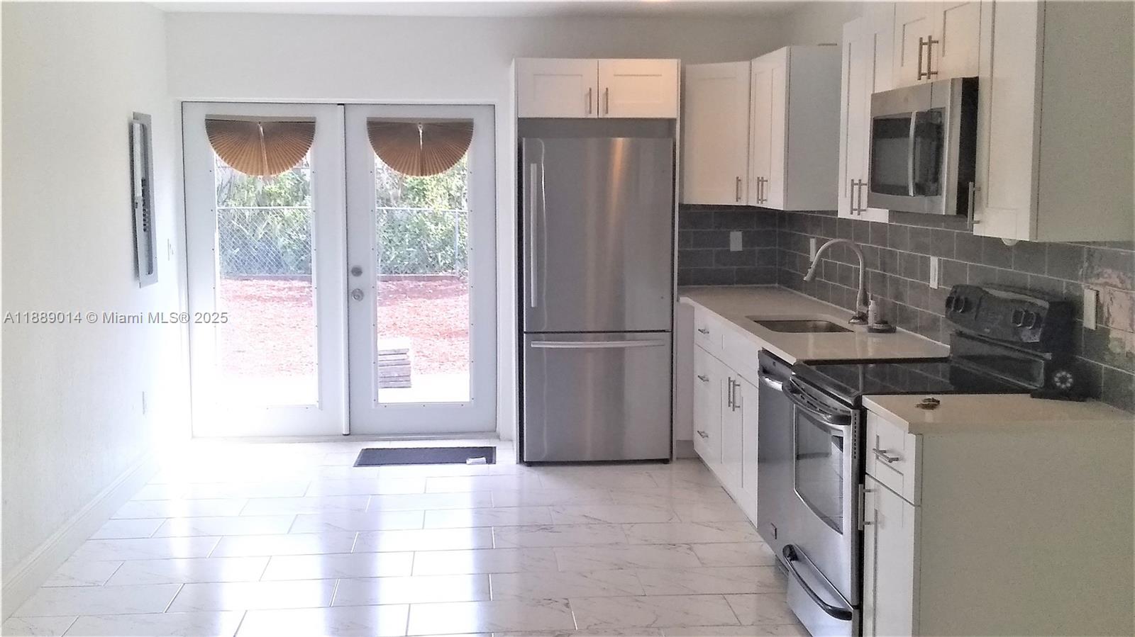 NORTH PALM BCH 4 - Residential Lease