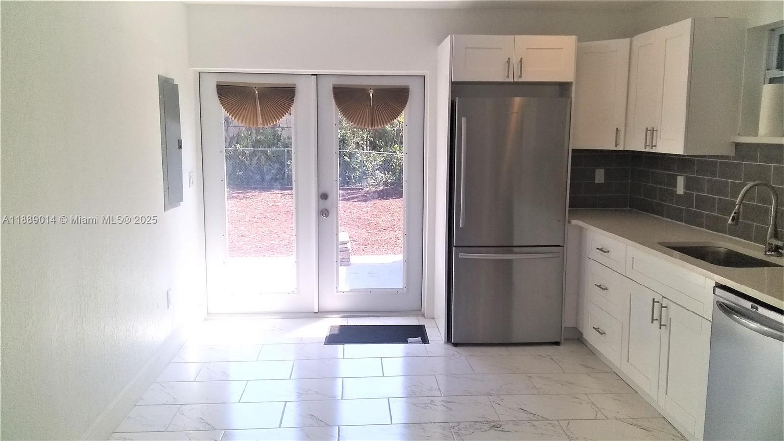 NORTH PALM BCH 4 - Residential Lease