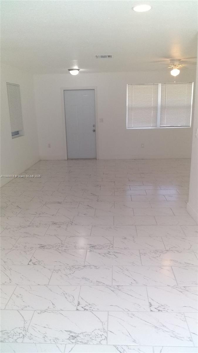 NORTH PALM BCH 4 - Residential Lease