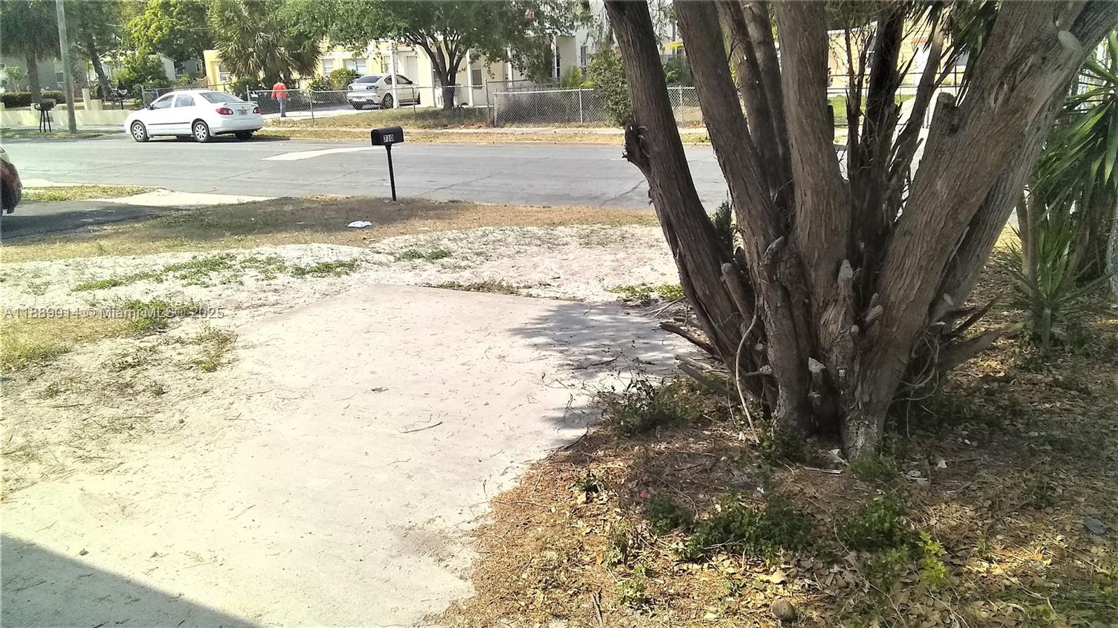 NORTH PALM BCH 4 - Residential Lease