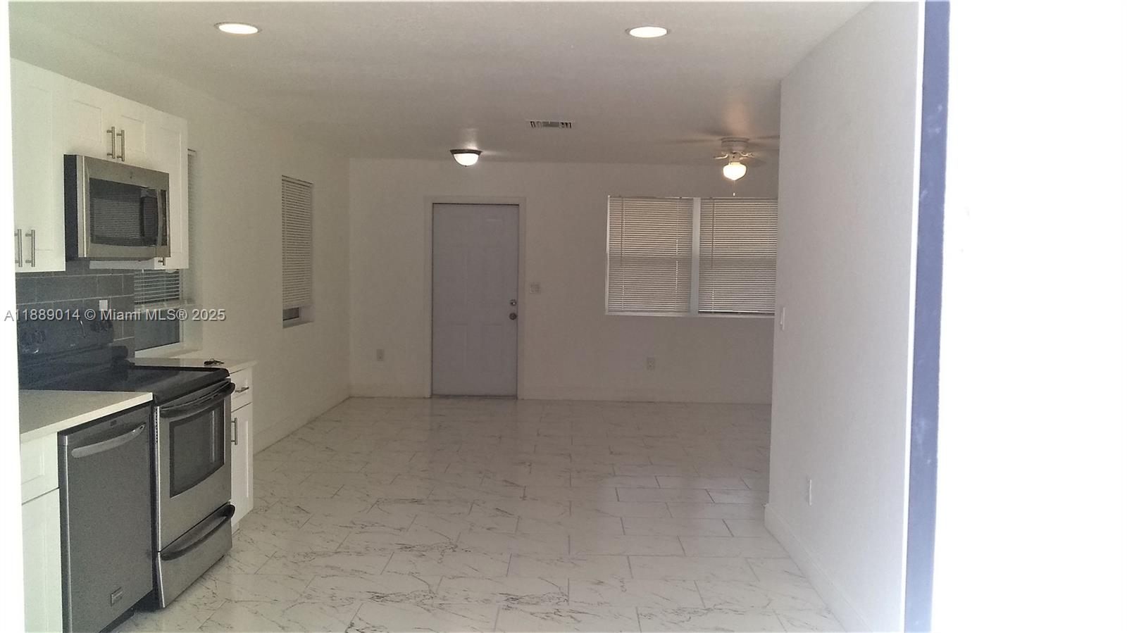 NORTH PALM BCH 4 - Residential Lease