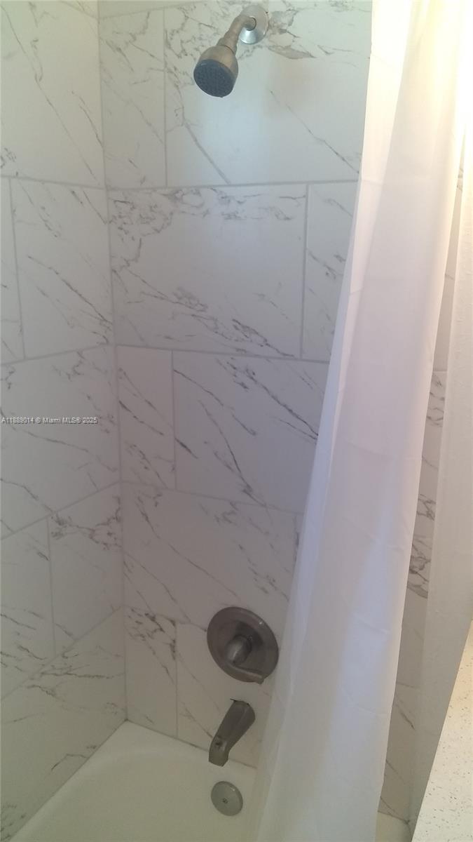 NORTH PALM BCH 4 - Residential Lease