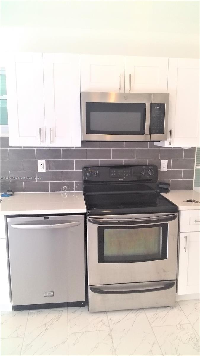 NORTH PALM BCH 4 - Residential Lease