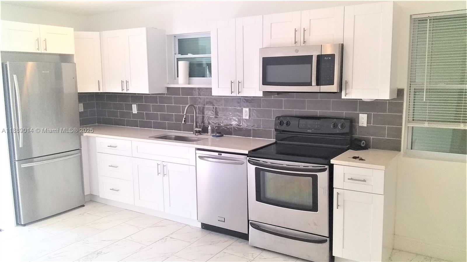 NORTH PALM BCH 4 - Residential Lease
