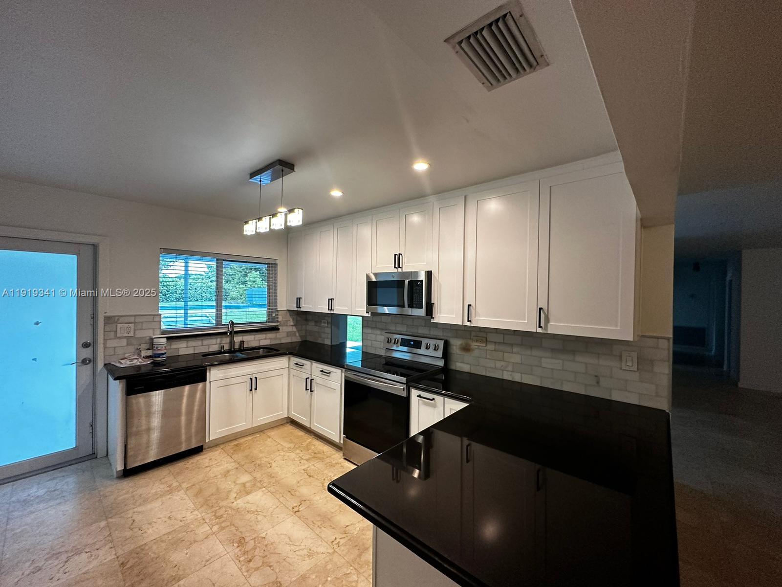 MILLER DRIVE ESTS 1ST ADD - Residential