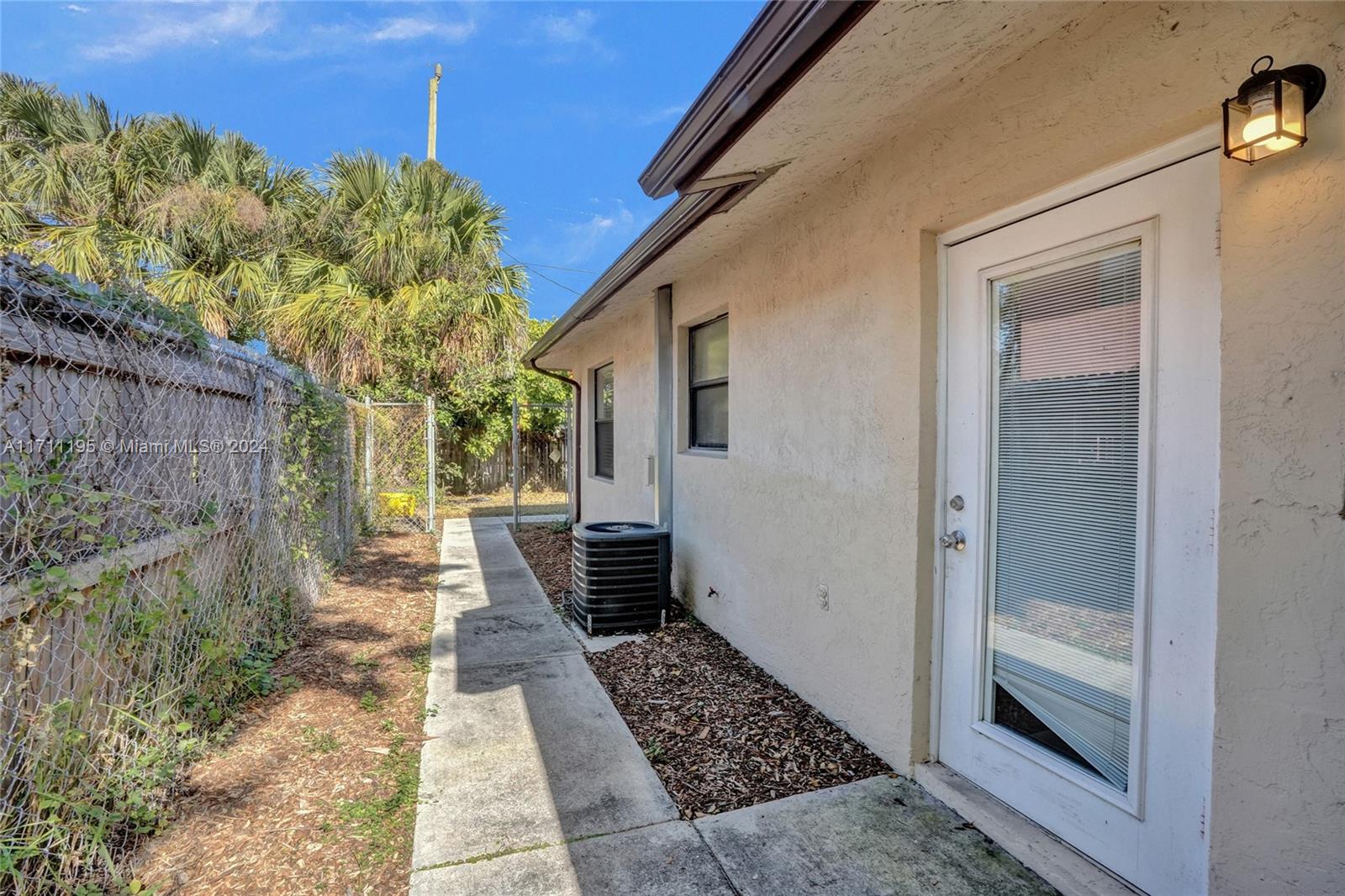 DUNBAR TERR - Residential Income
