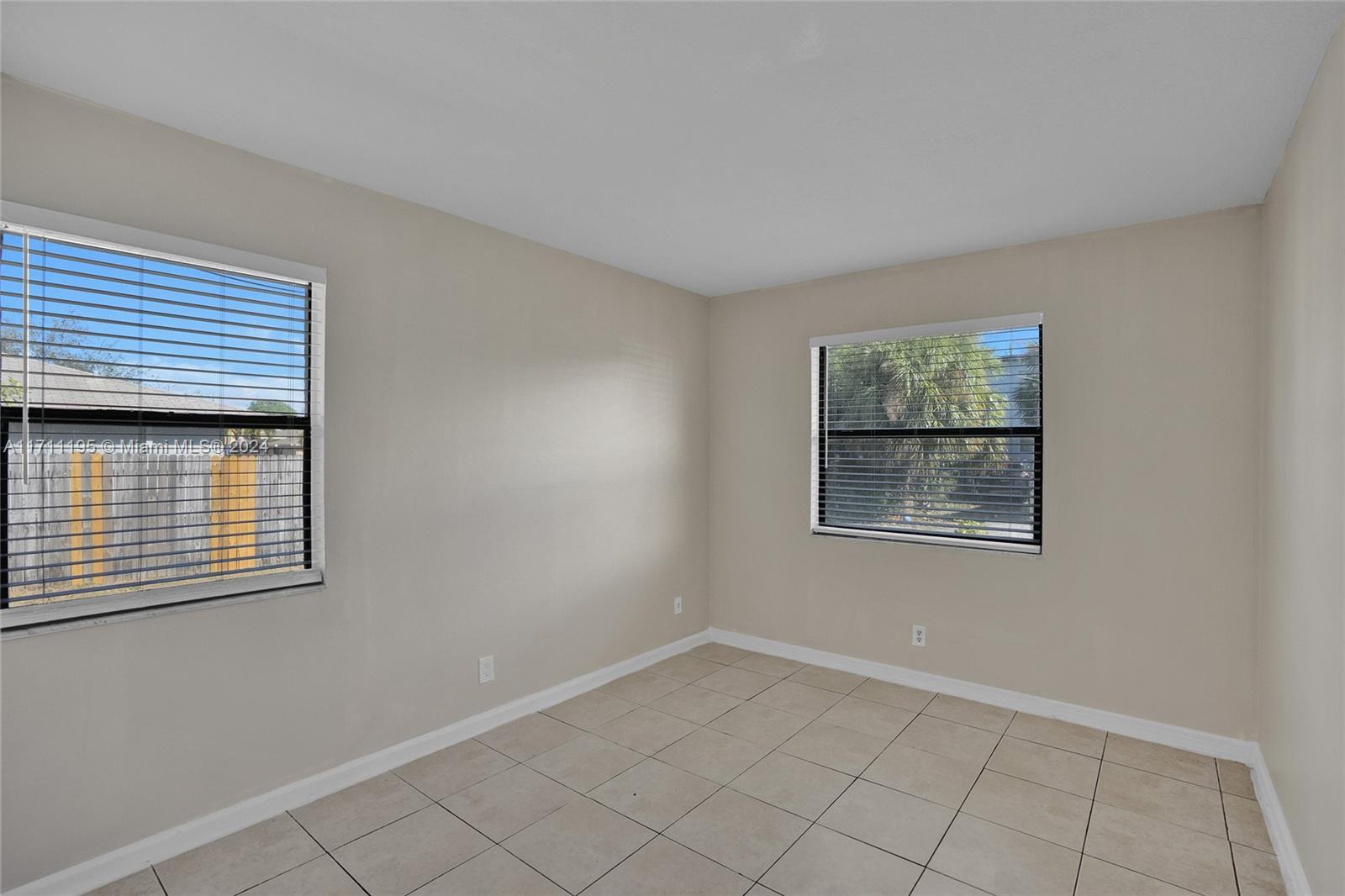 DUNBAR TERR - Residential Income