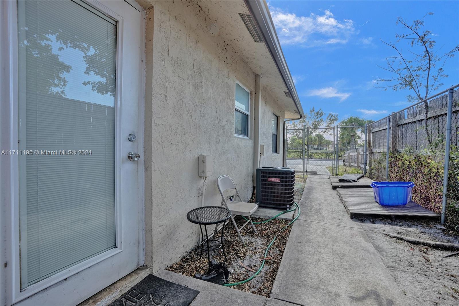DUNBAR TERR - Residential Income