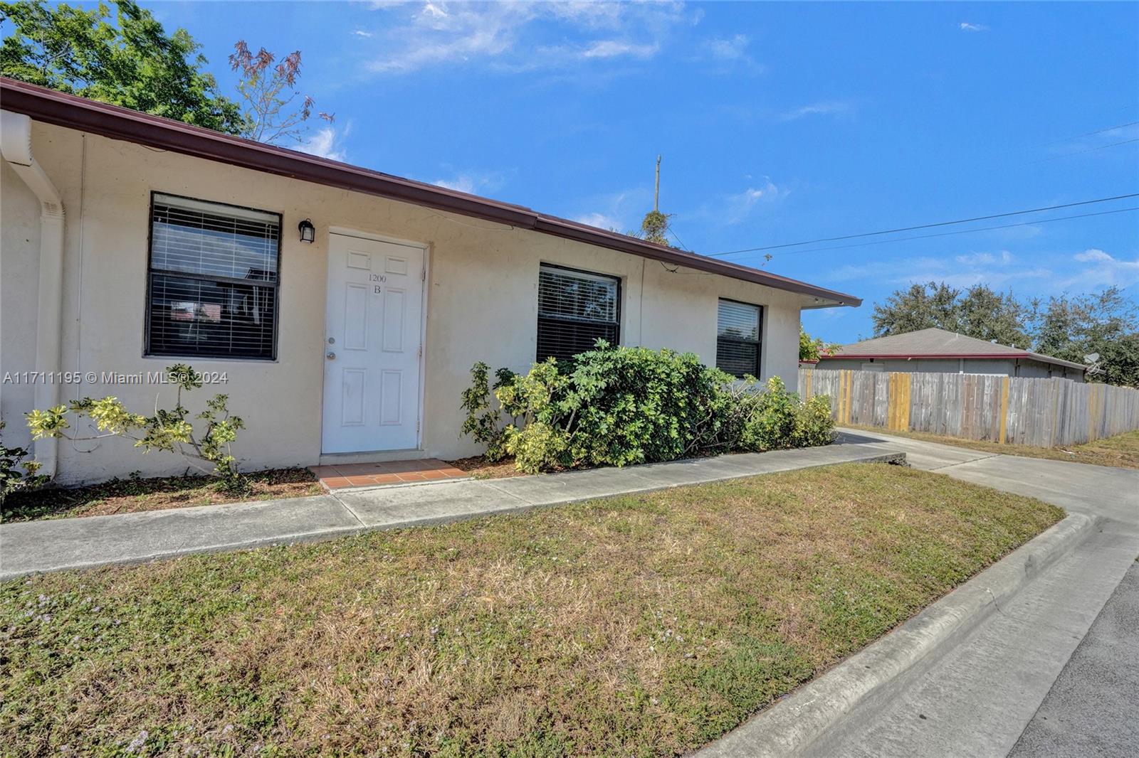 DUNBAR TERR - Residential Income