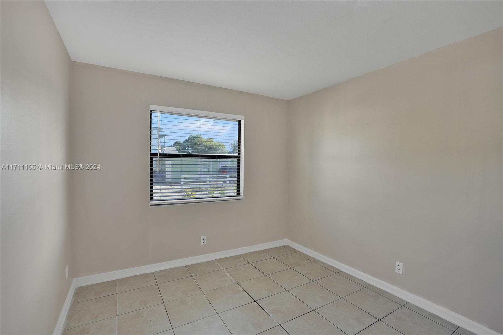 DUNBAR TERR - Residential Income