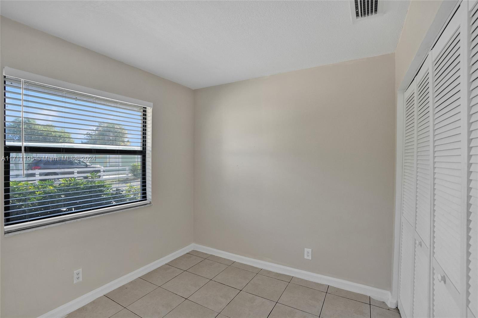 DUNBAR TERR - Residential Income