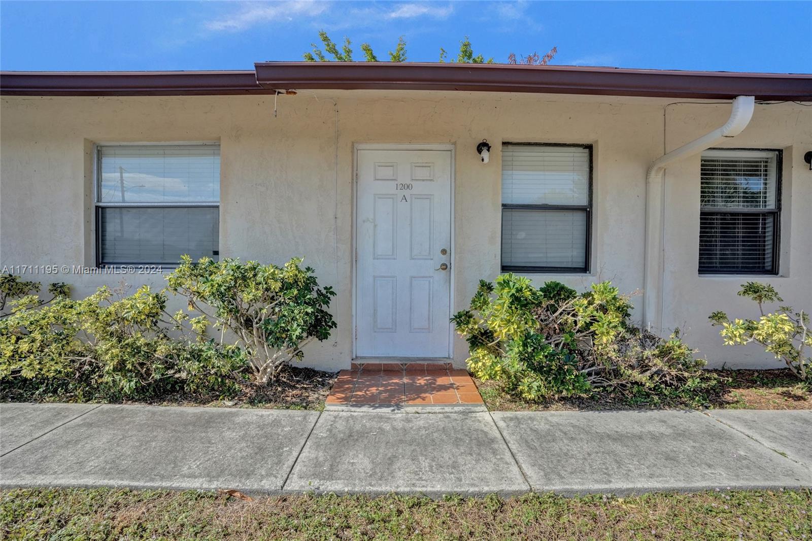 DUNBAR TERR - Residential Income