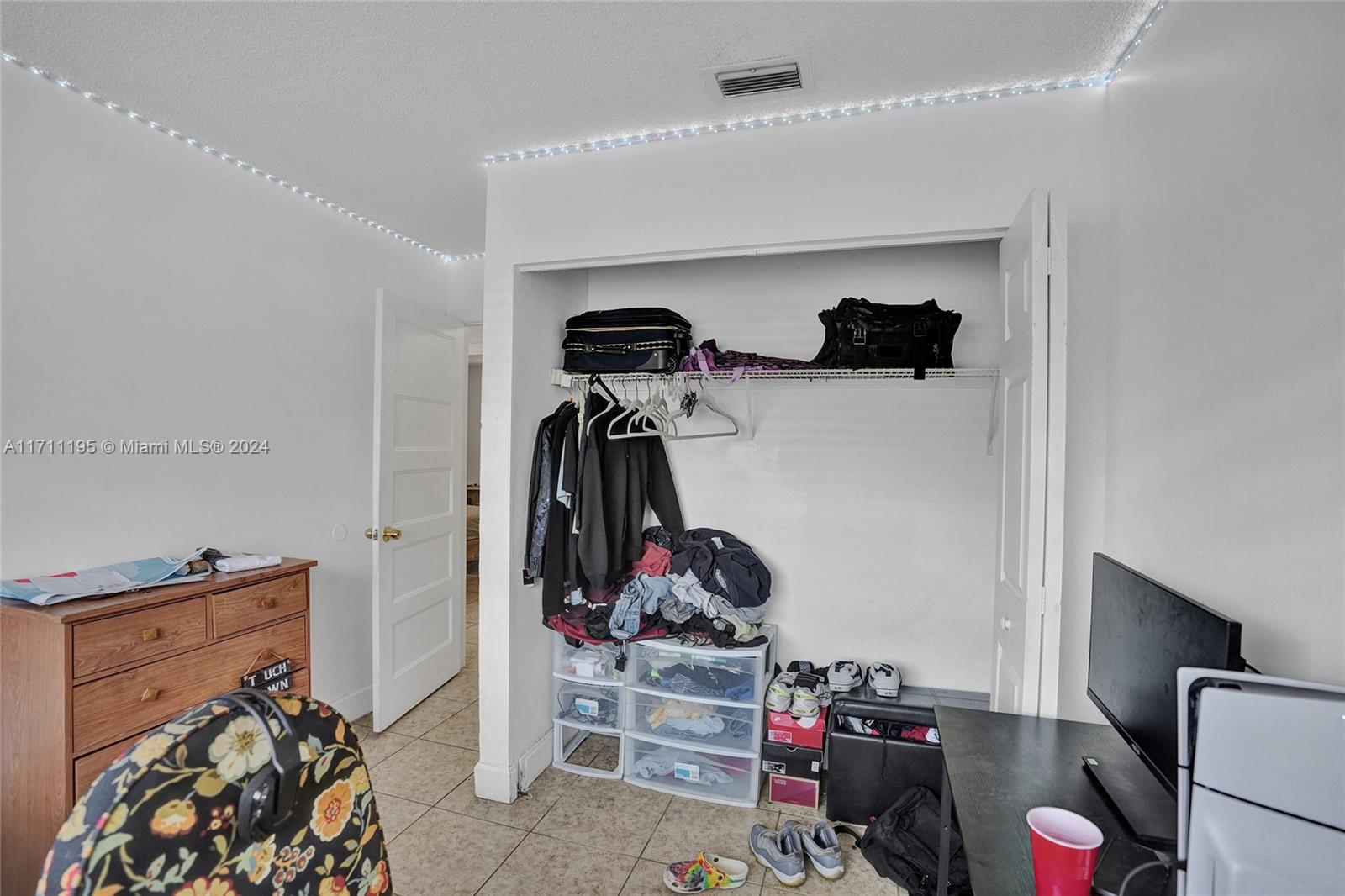DUNBAR TERR - Residential Income
