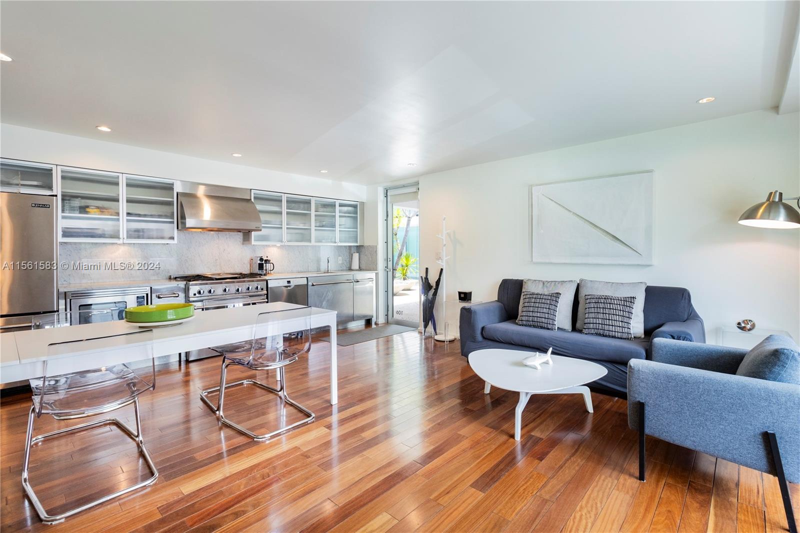 FONTANA CONDO - Residential
